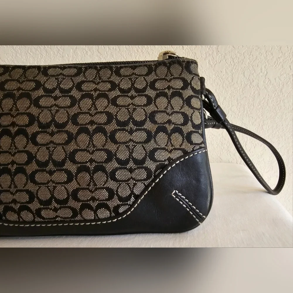 Coach | Vintage | Canvas & Leather Wristlet Purse | Signature Monogram Pattern - Picture 10 of 16
